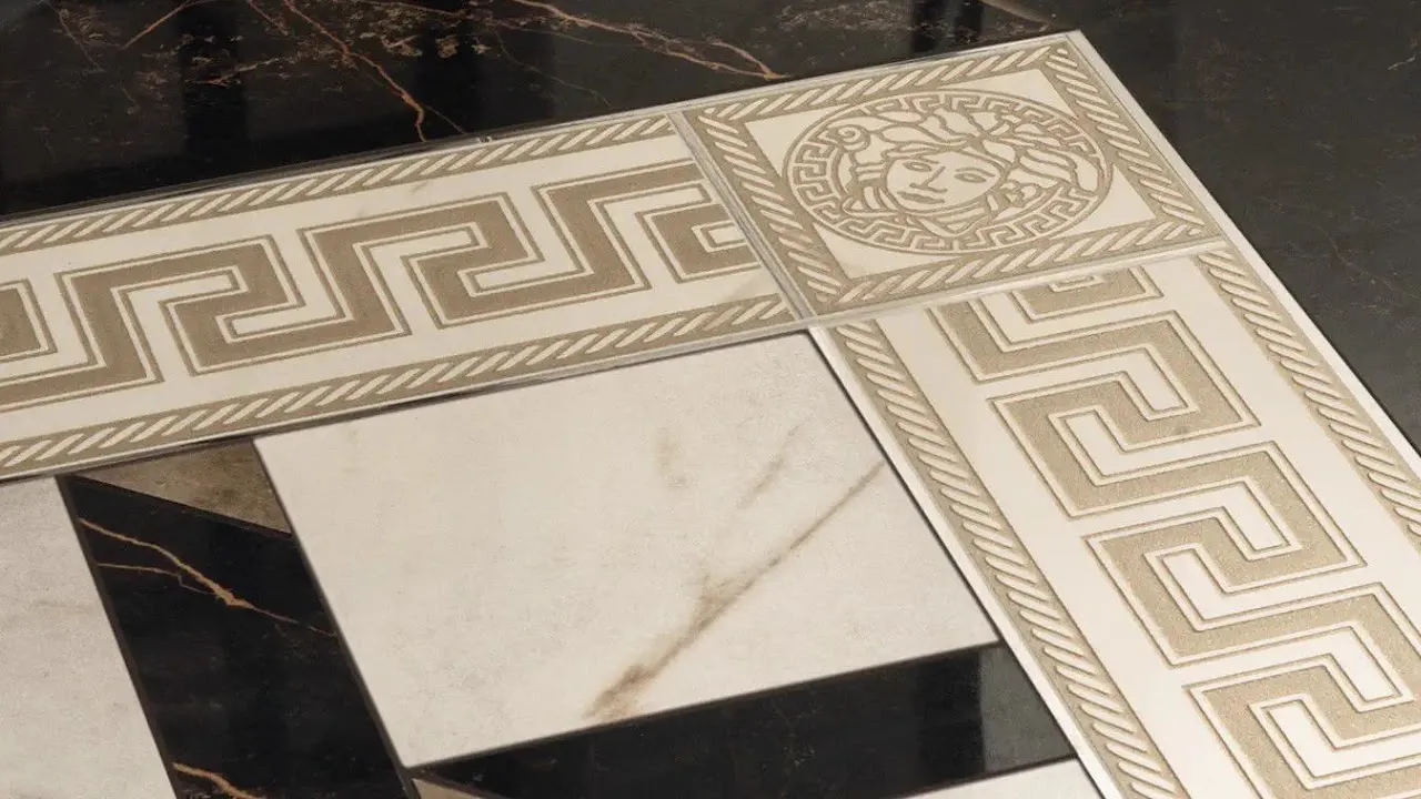 Detalhe de pavimento com meandro grego em mármore