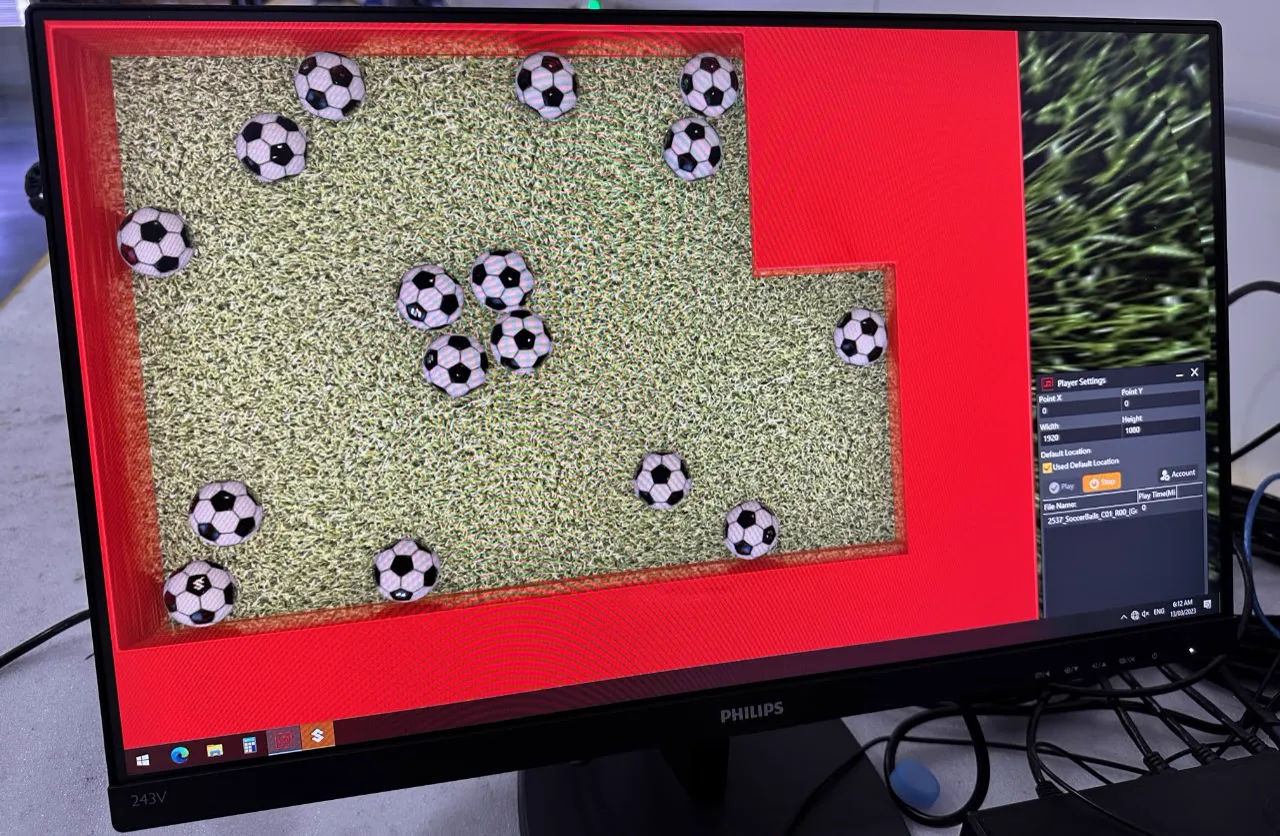Jogo de bolas interativo em teste, ver o caso de estudo